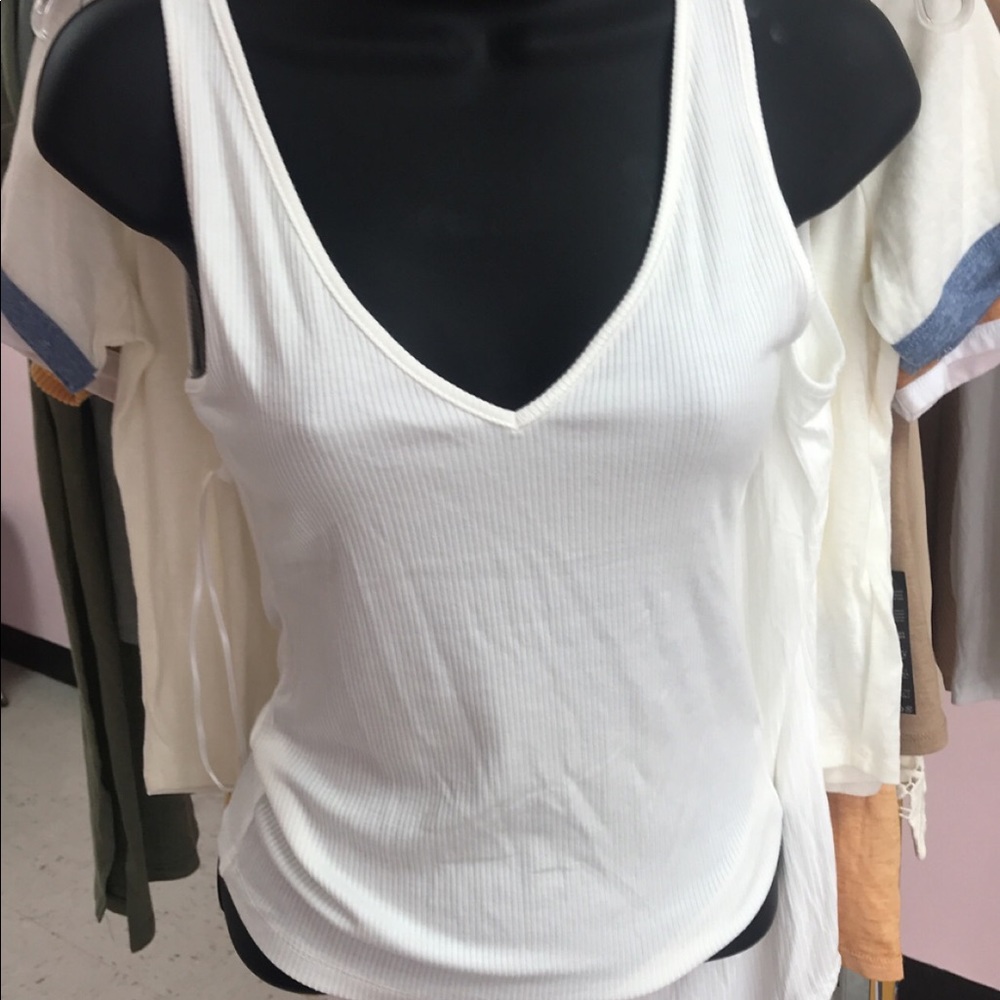 Tops - Picture 5 of 8